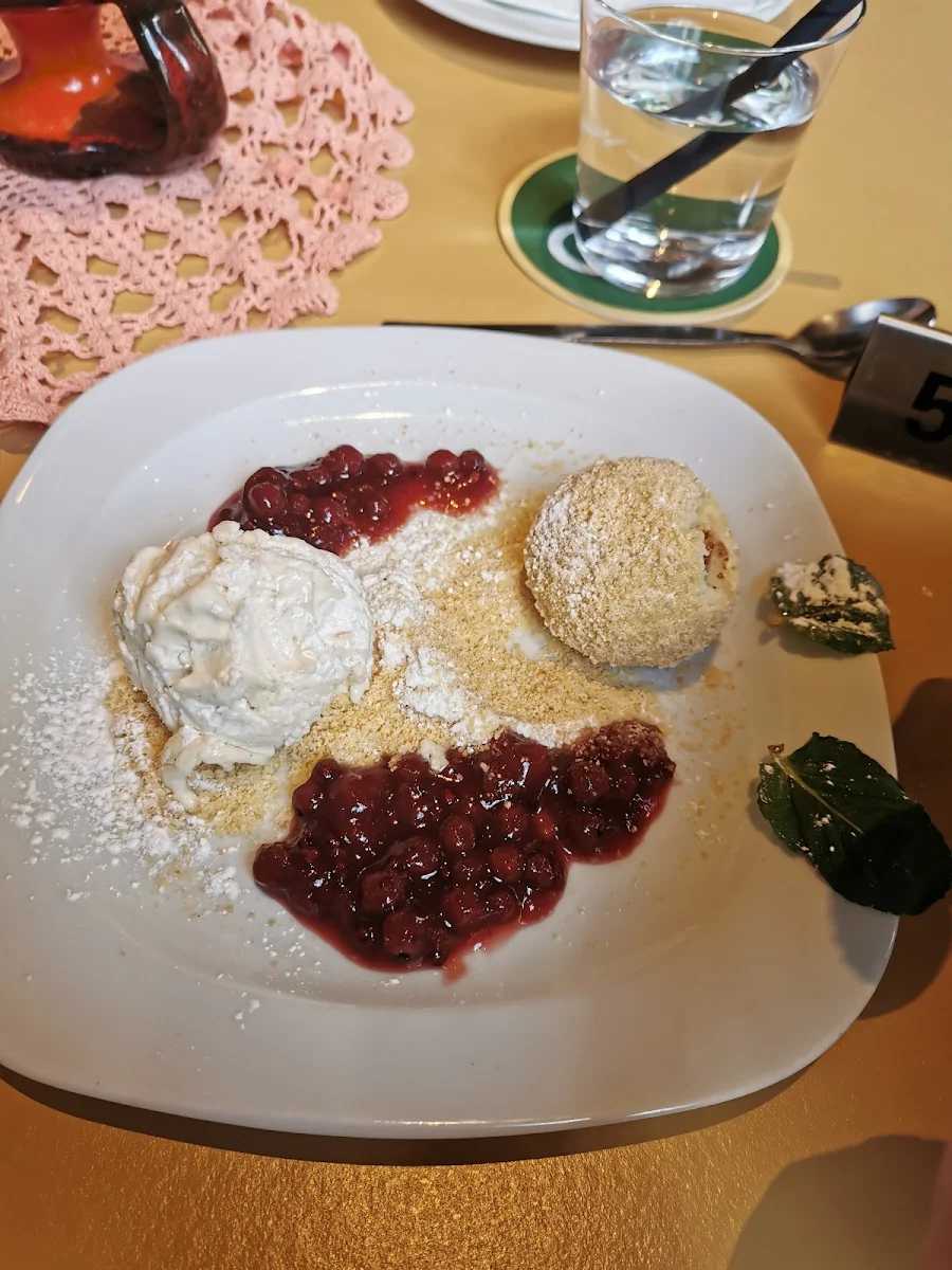 Nougat Knödel Mit Eisecreme
