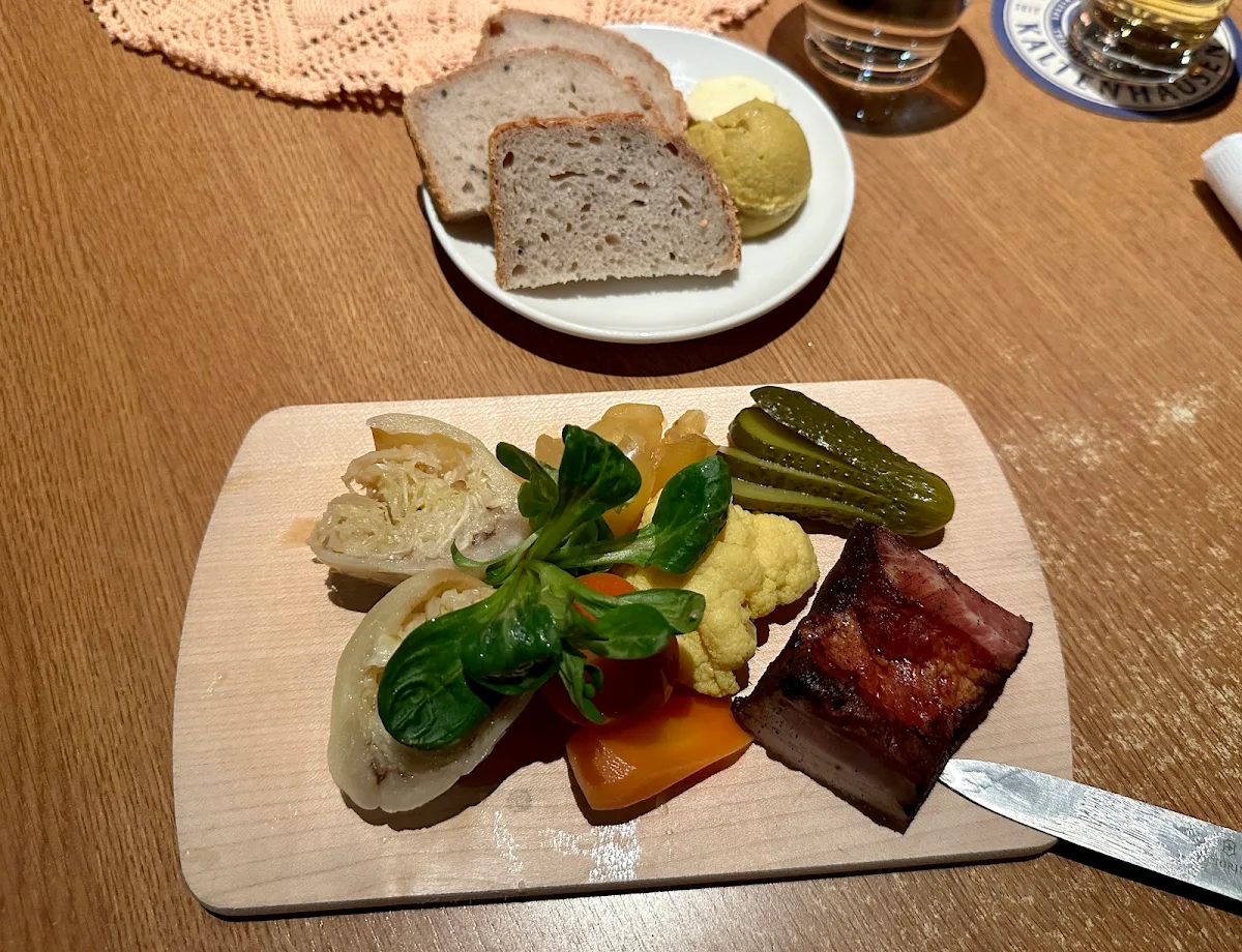 Wurzelspeck Mit Saurem Gemüse