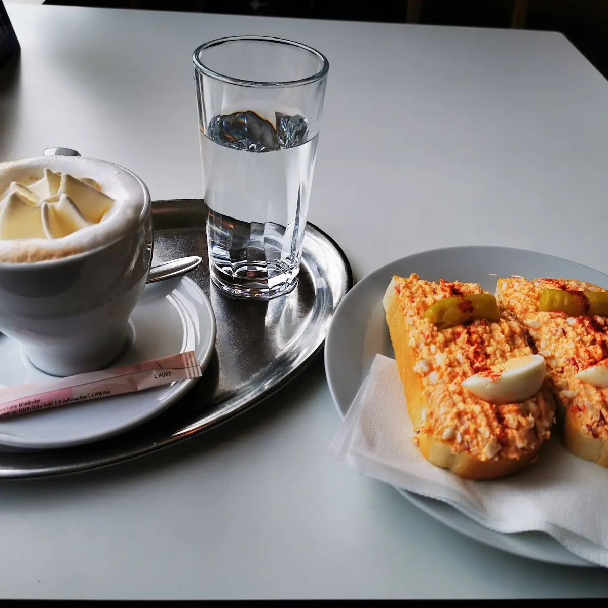 Melange Und Ei-pfefferoni Brötchen