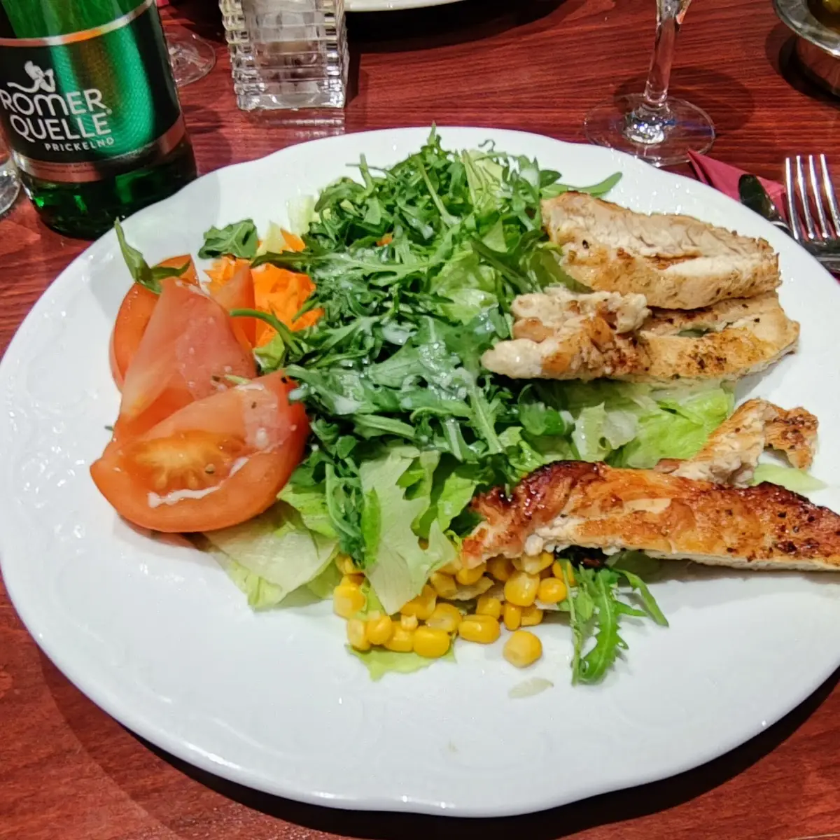 Salat Mit Putenbrust Ohne Dressing Der Wurde Vergessen