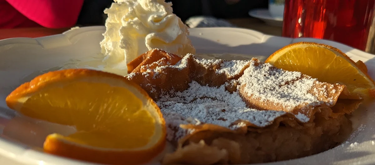 Apfelstrudel Mit Vanillesauce
