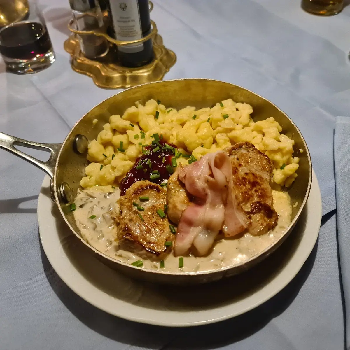 Schweinslendchen Mit Champignons Und Kasspätzle