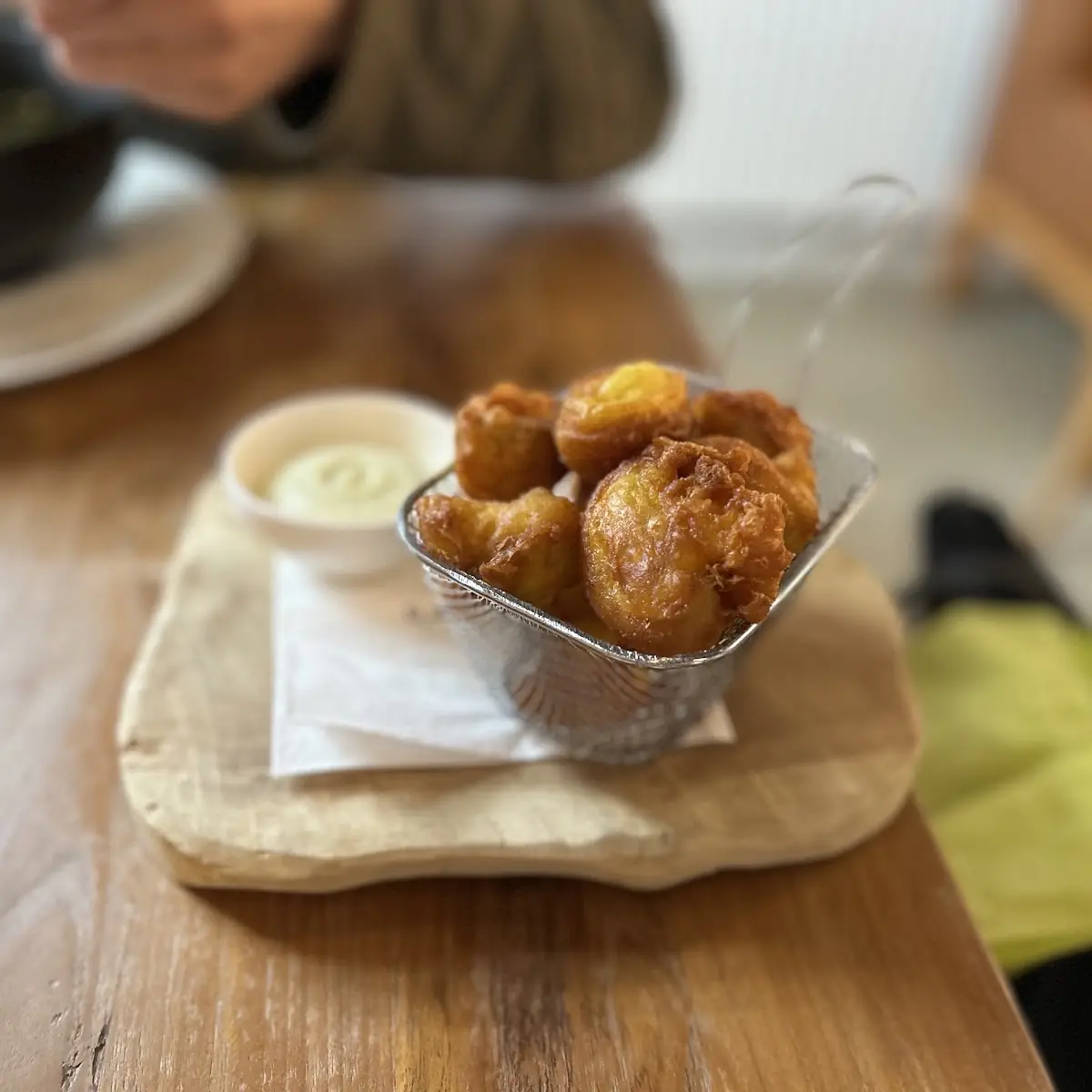 Fried Mushrooms with Garlic Dip