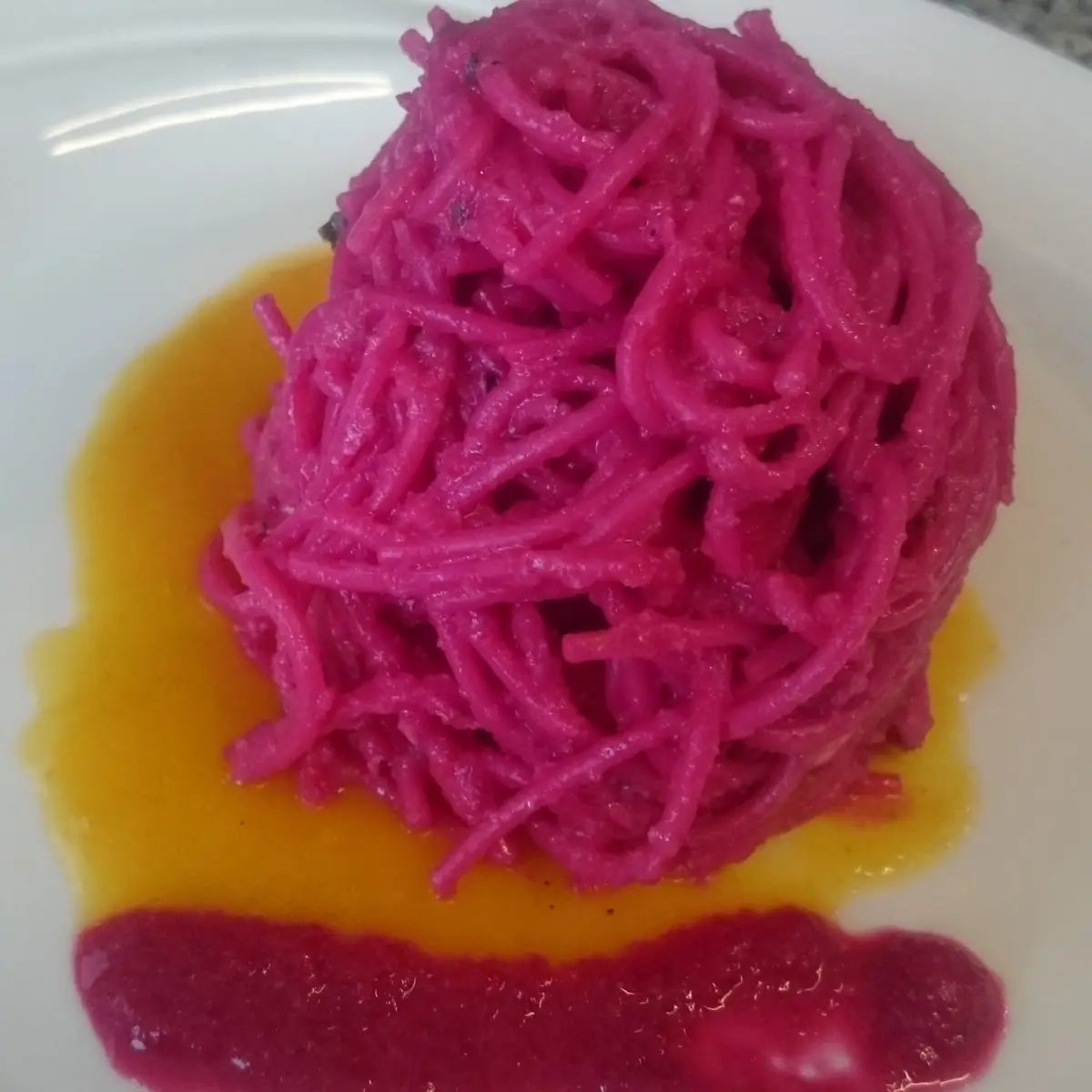 Spaghetti Mit Rote Beete Und Orangensauce
