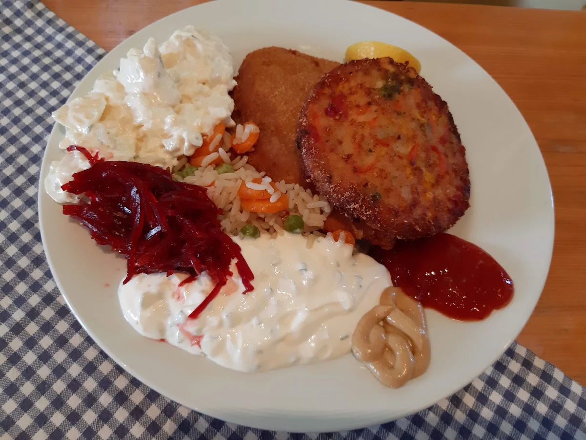 Cordon Bleu and Salad