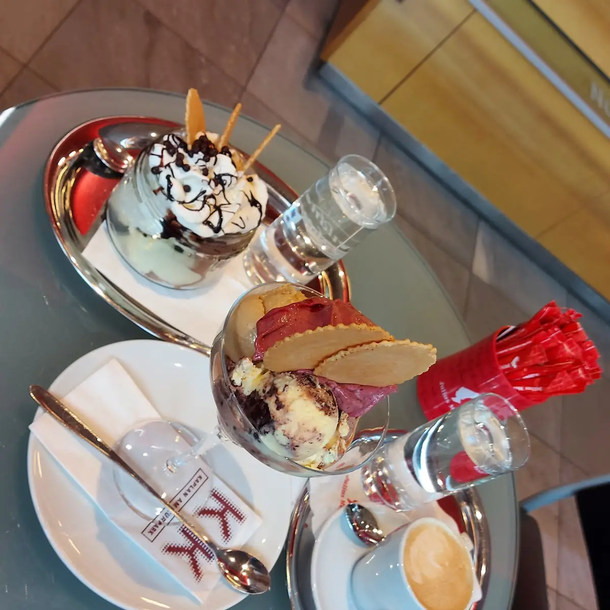 Gemischtes Eis Mittel