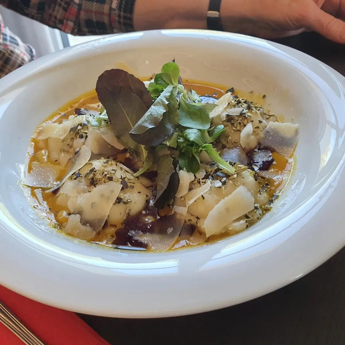 Tortellini Kürbis Parmesanraspel