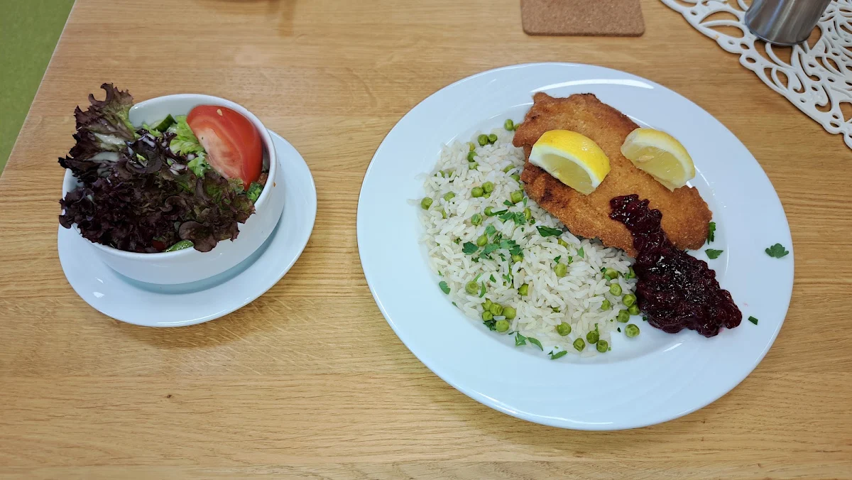 Cordon Bleu Auf Risi Bisi Und Salat