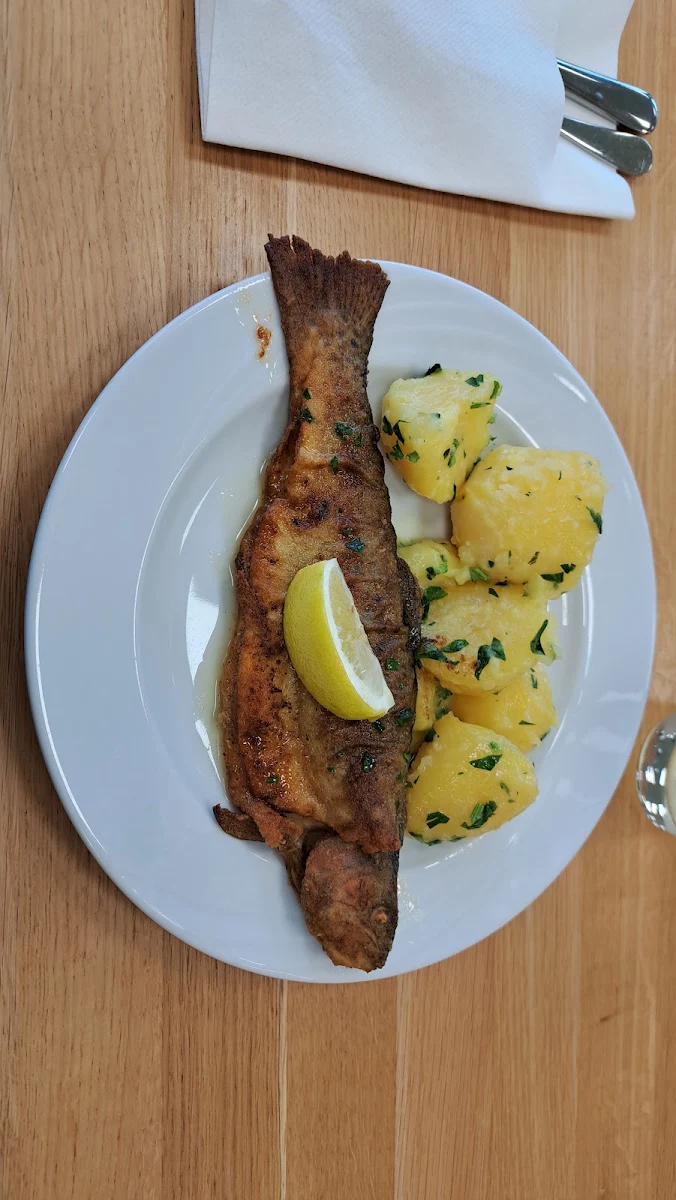 Forelle Müllerin Mit Kartoffeln