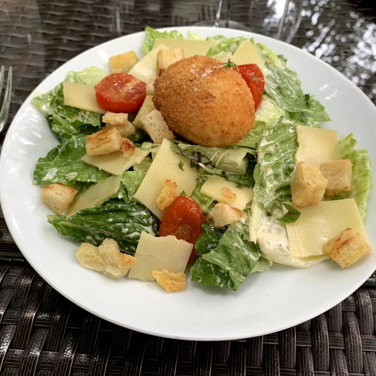 Cesar Salad Mit Gebackenem Ei