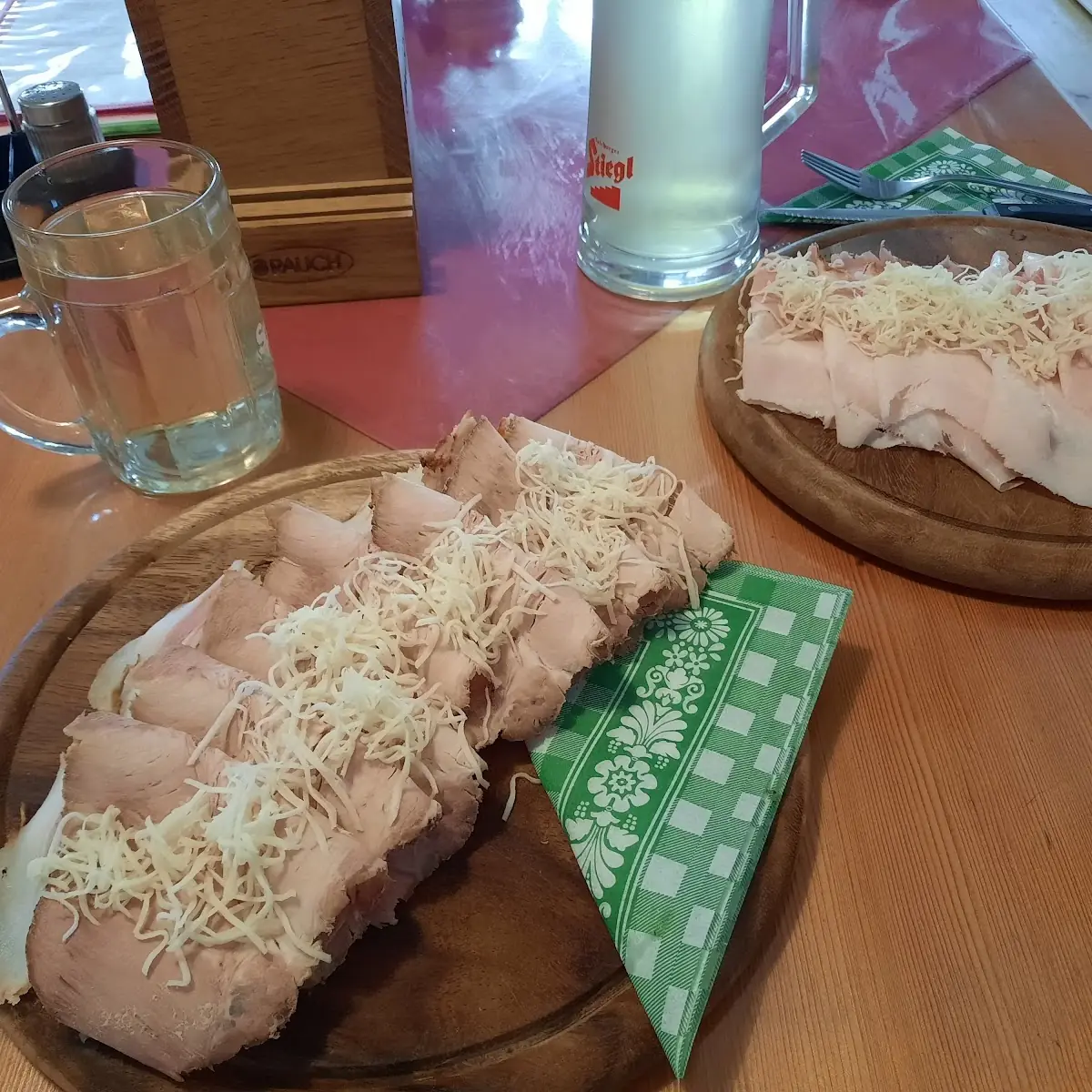 Brot Mit Kaltem Schweinebraten Senf Und Kren