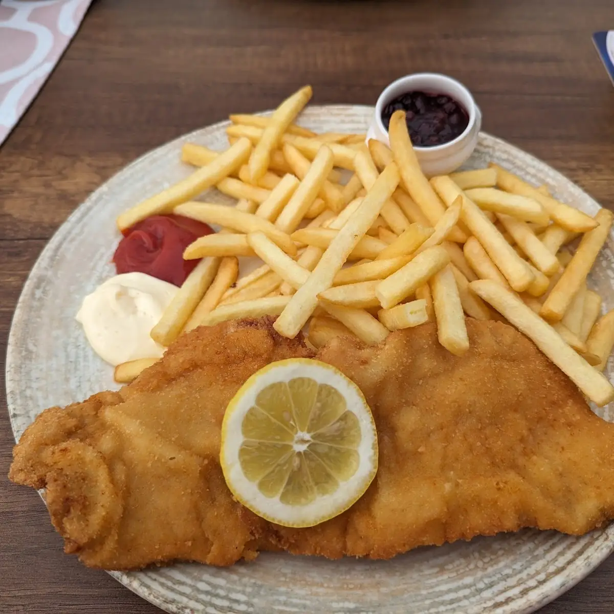 Schnitzel Wiener Art Mit Pommes Frites