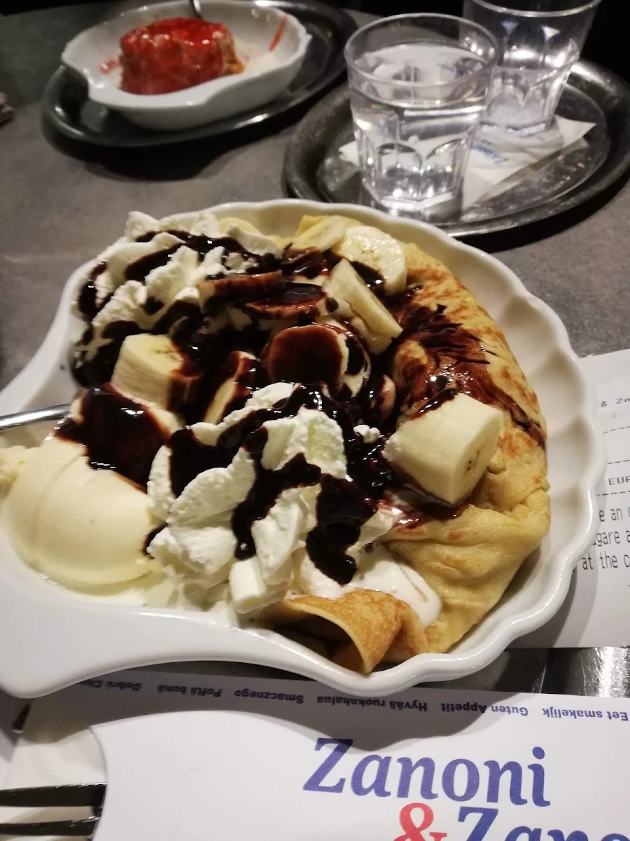 Crab with Ice Cream and Banana Split
