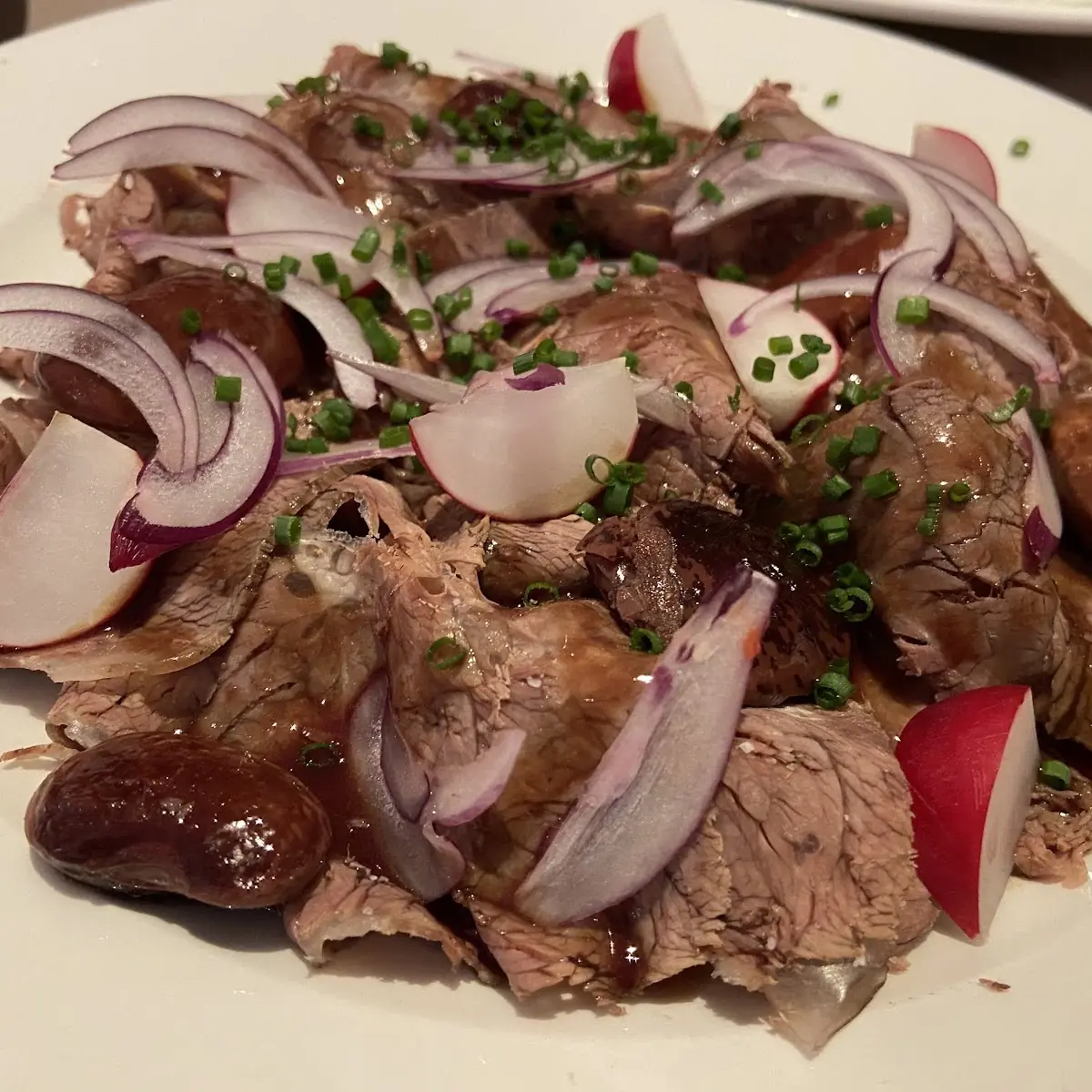 Saures Rindfleisch Im Kürbiskernöl Käferbohnen & Gebäck