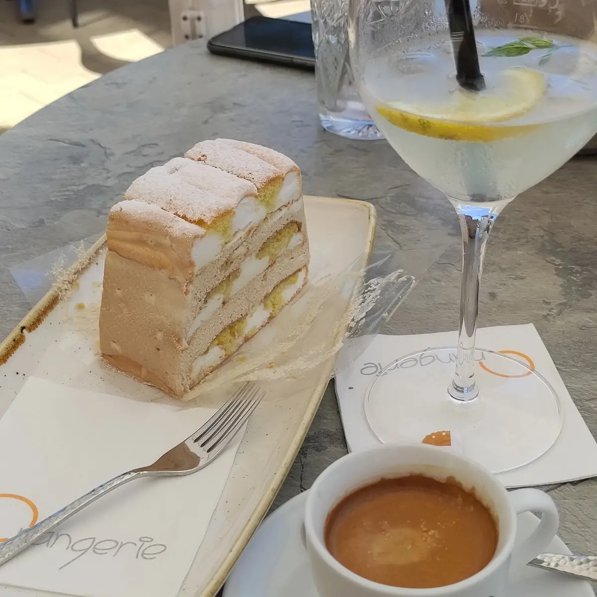 Cardinal Torte