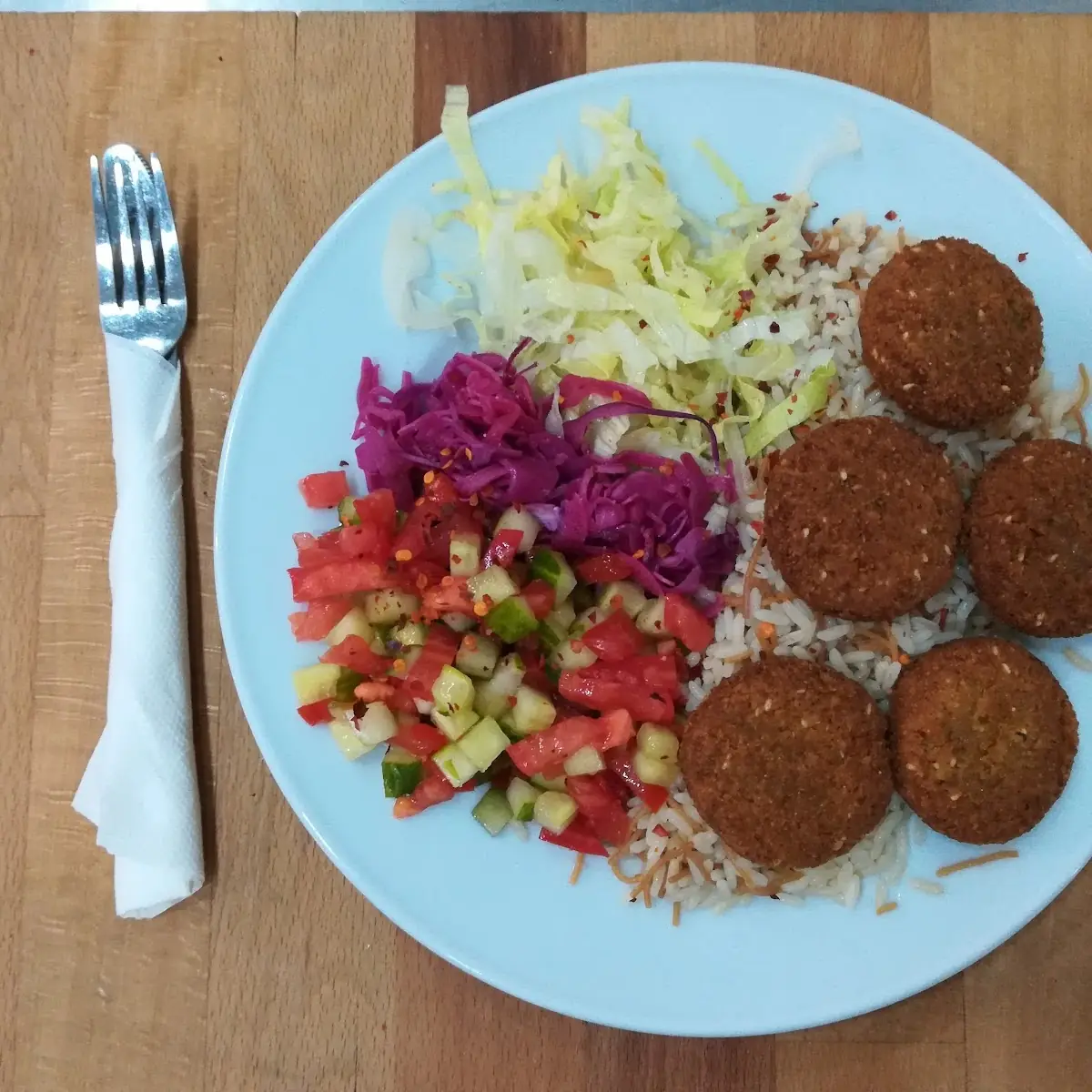 Falafel Teller Mit Salat Und Reis