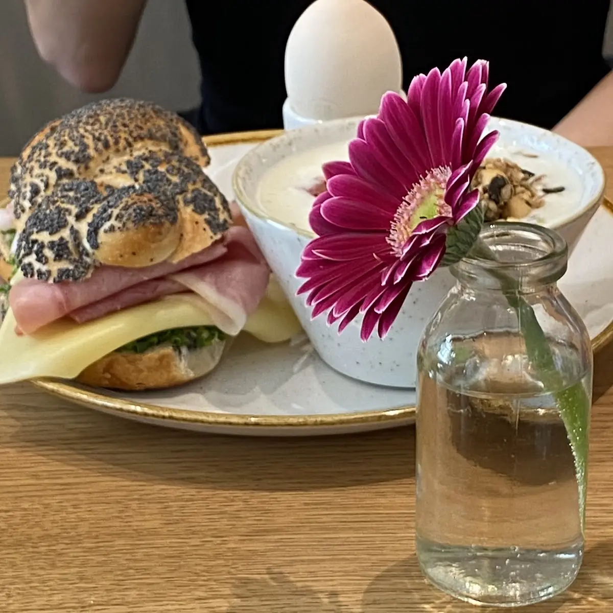 Eggs Benedict Mit Göttliche Sauce Mornay