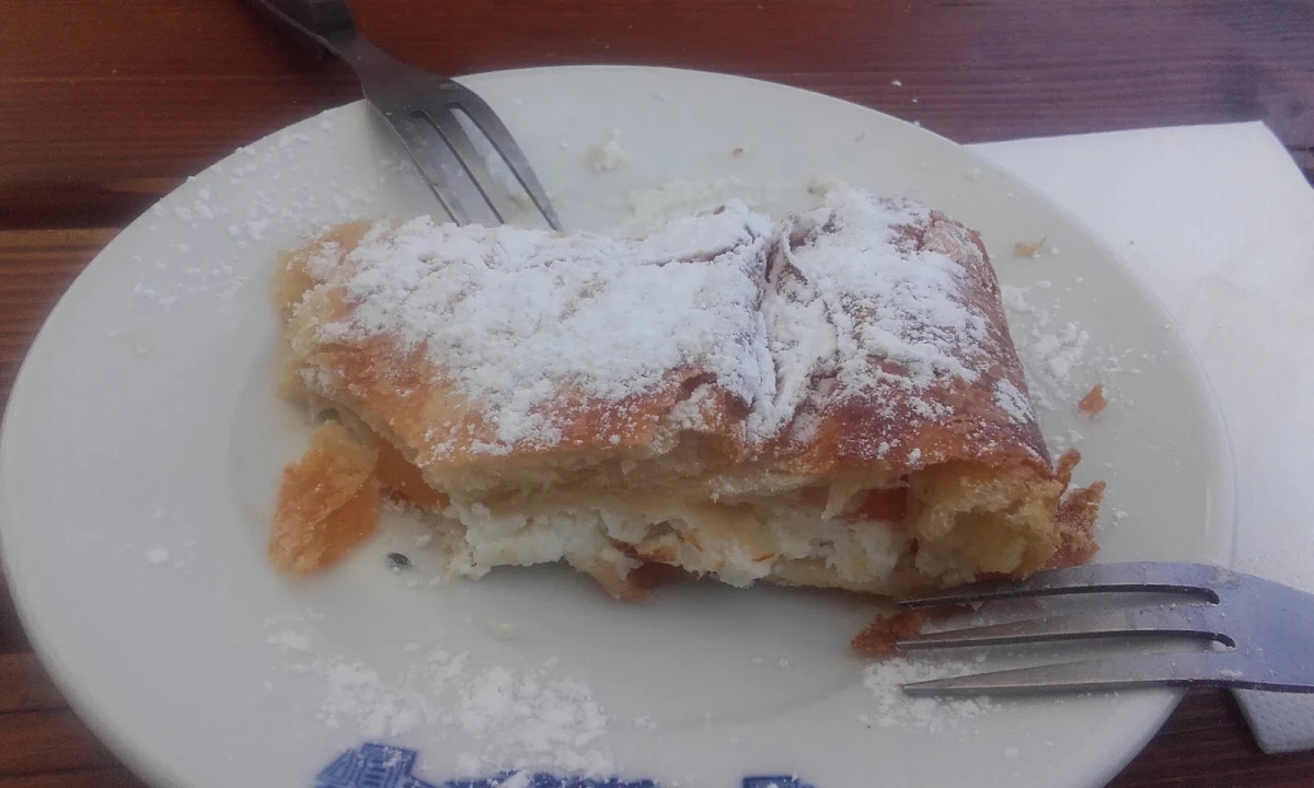 Topfenstrudel