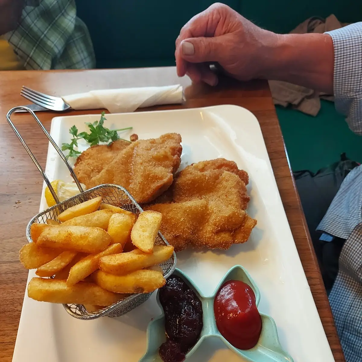 Schnitzel Mit Pommes Frites