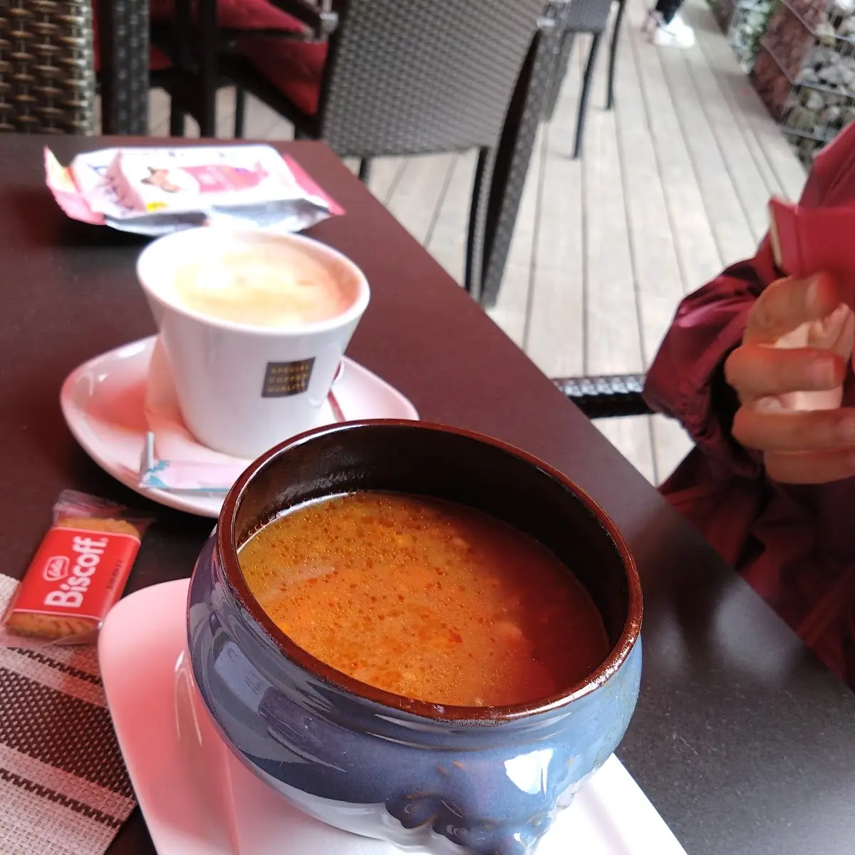 Gulaschsuppe Mit Brot