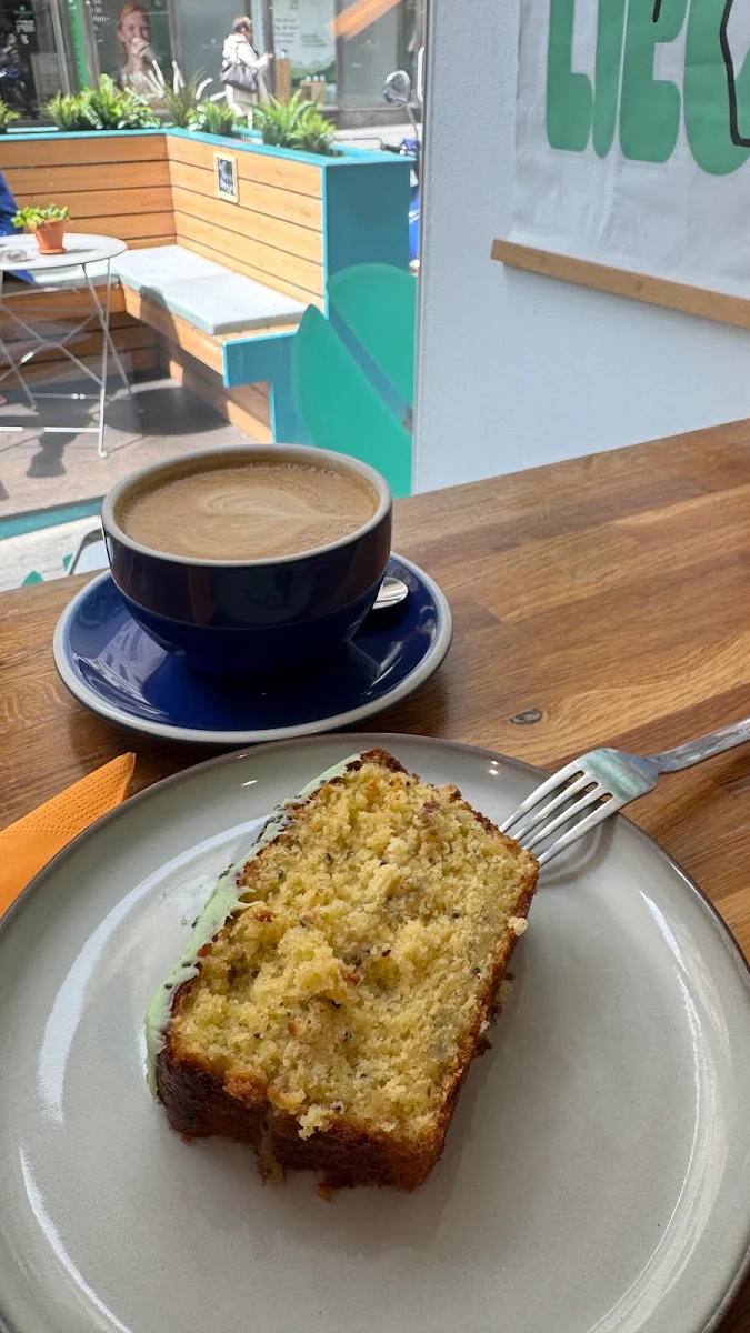 Cake & Coffee Latte
