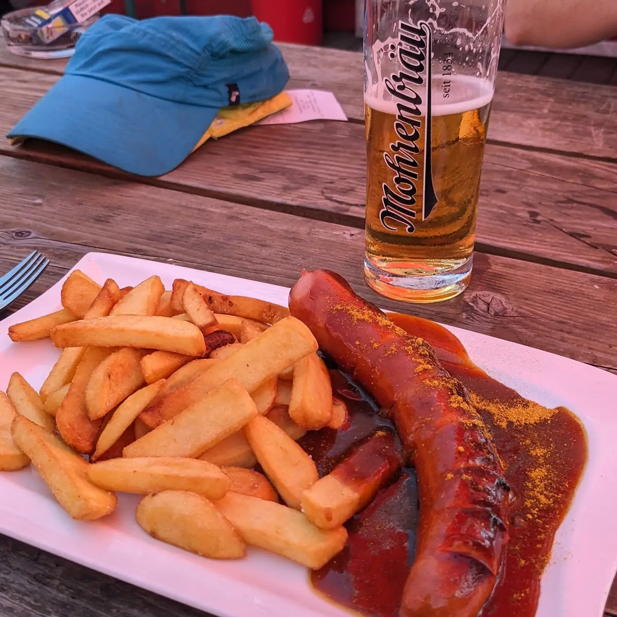 Currywurst Mit Pommes