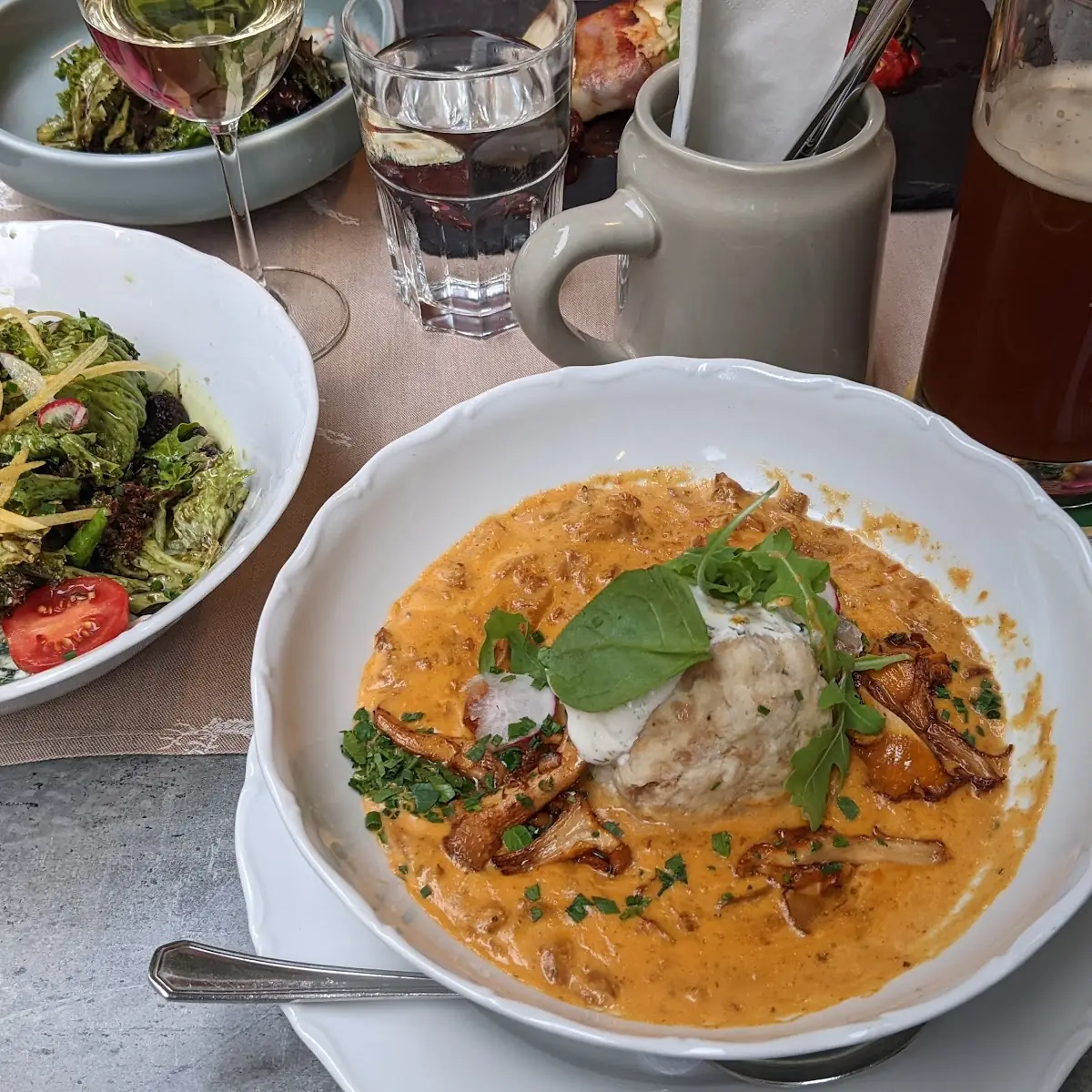 Eierschwammerl-gulasch