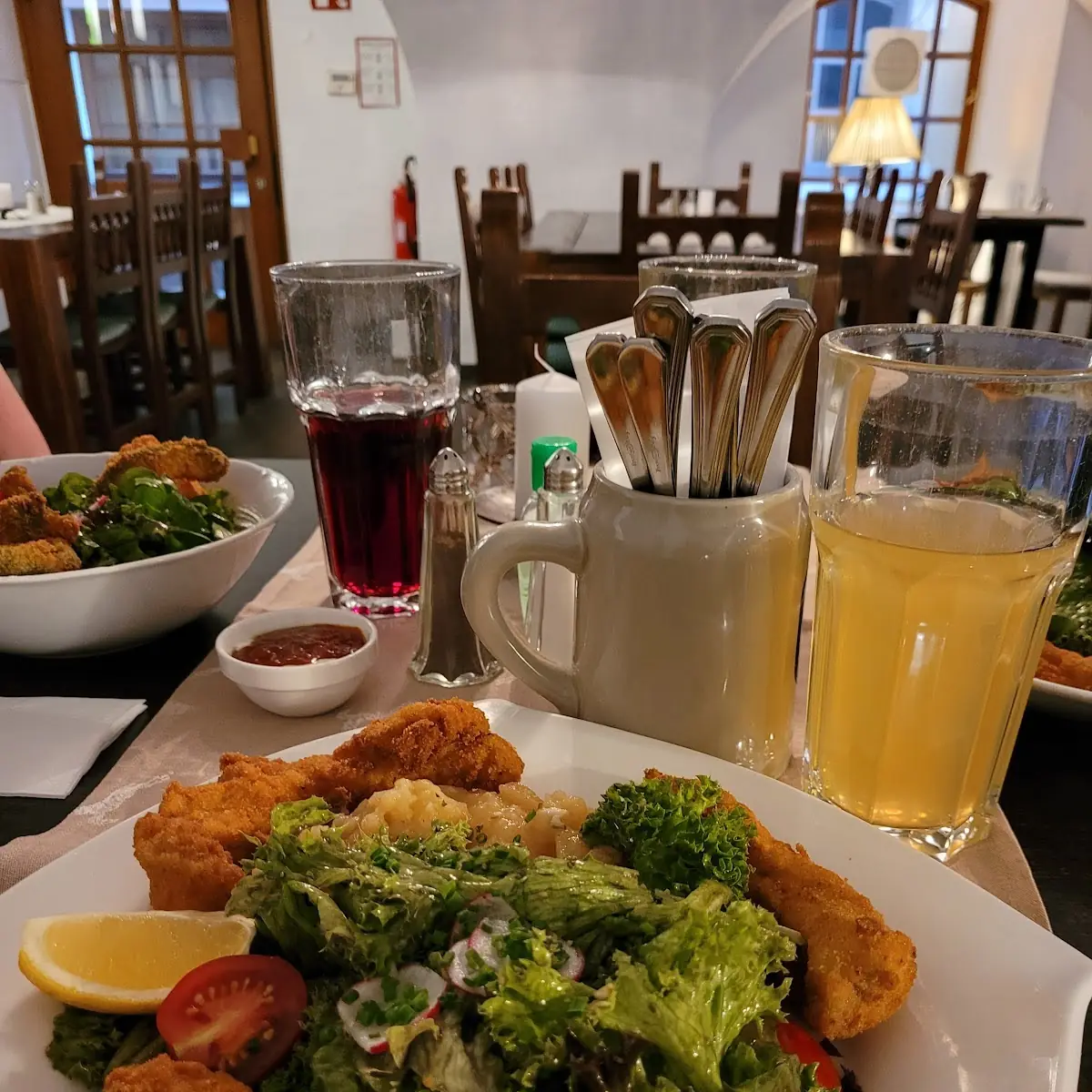 Steirischer Backhendlsalat