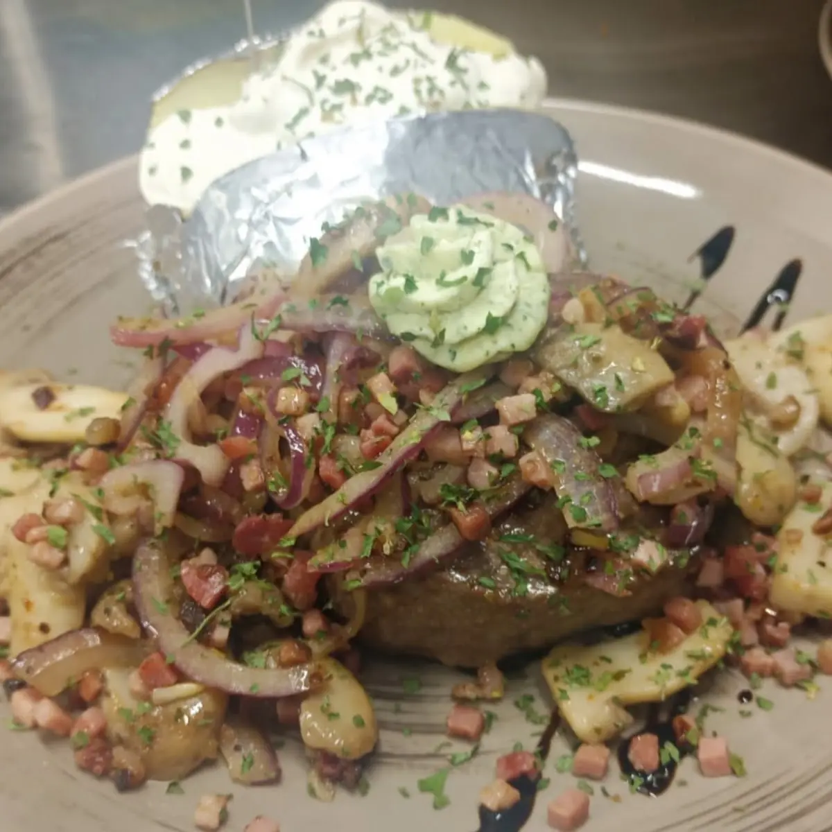 Hüftsteak Holzfäller Art