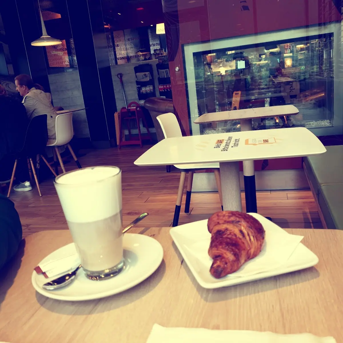 Capucino & Croissant