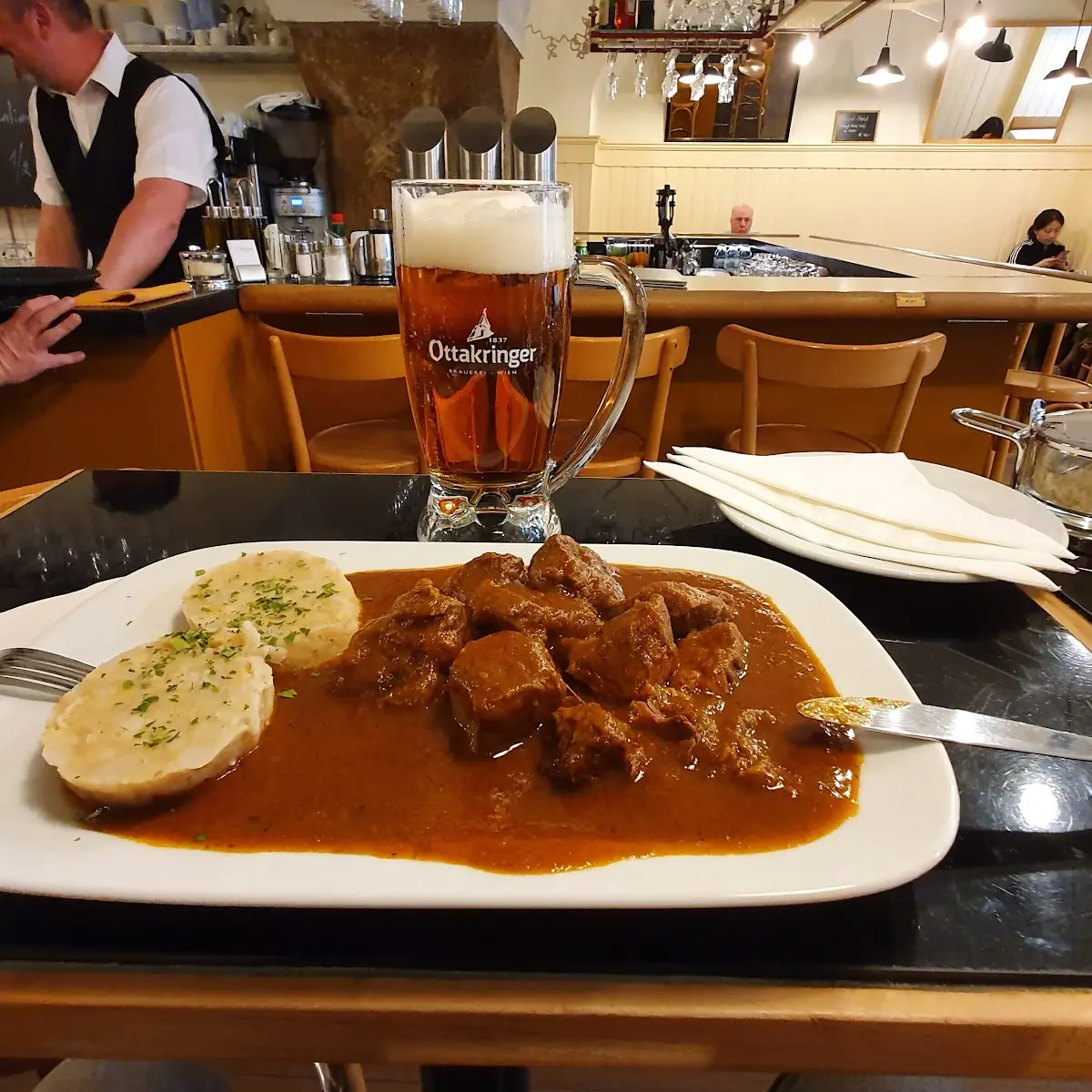 Gulasch Mit Semmelknödel