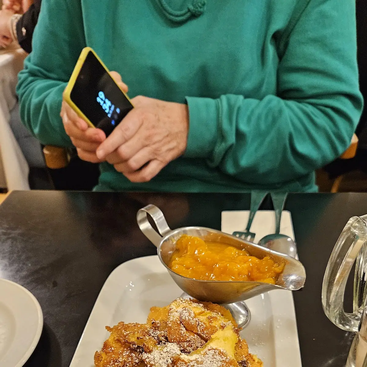 Kaiserschmarren Mit Marillenkompott