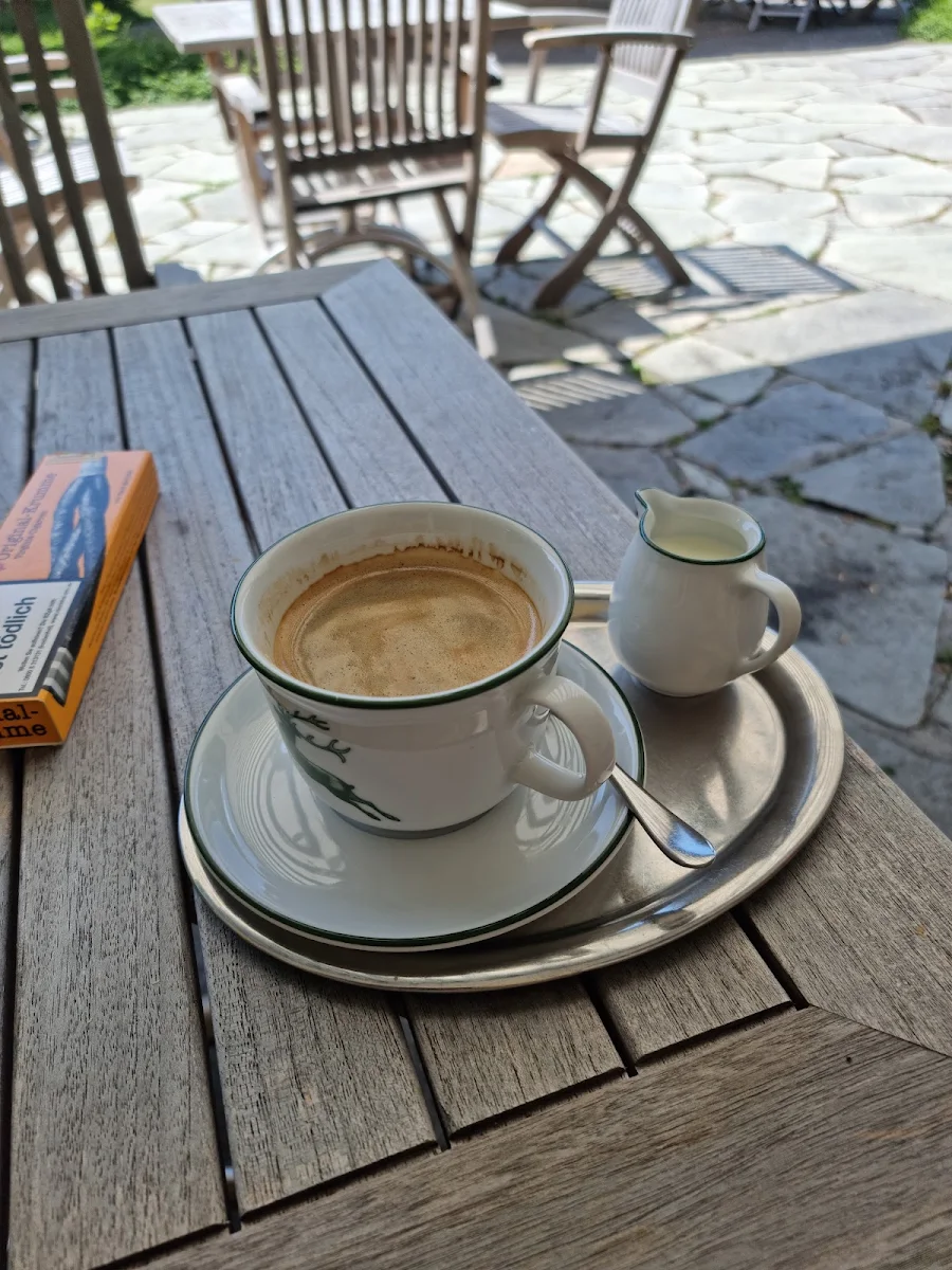 Kaffee Mit Wasser Und Schmandkuchen