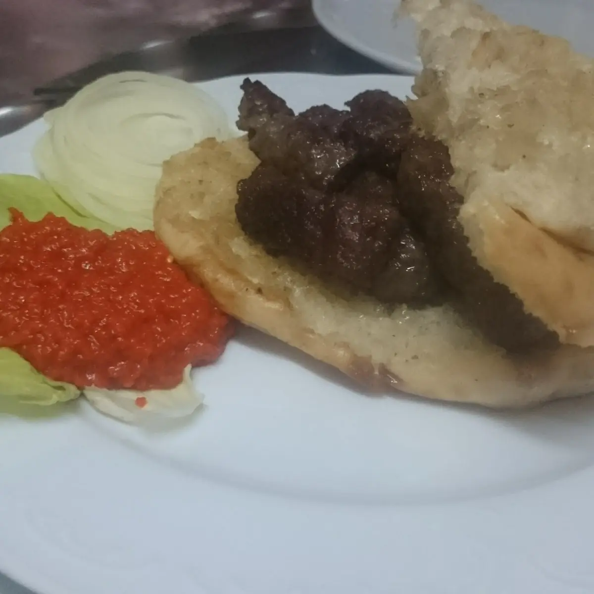 Ćevapćići Mit Fladenbrot, Pizzeria-Ristorante Danijele