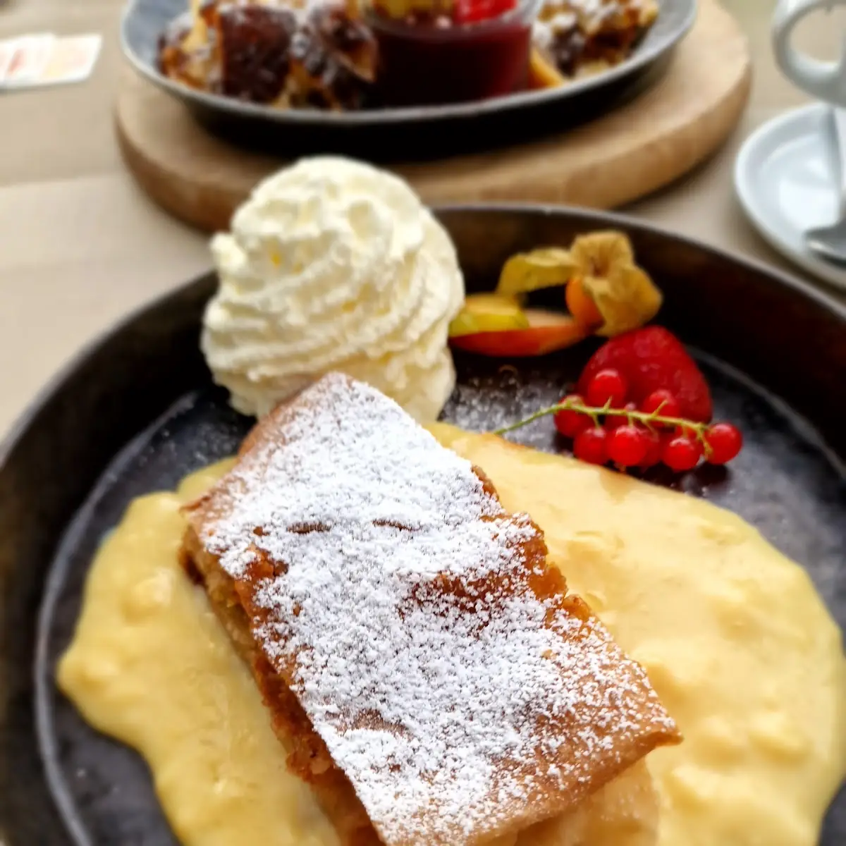 Apfelstrudel Mit Vanillesoße