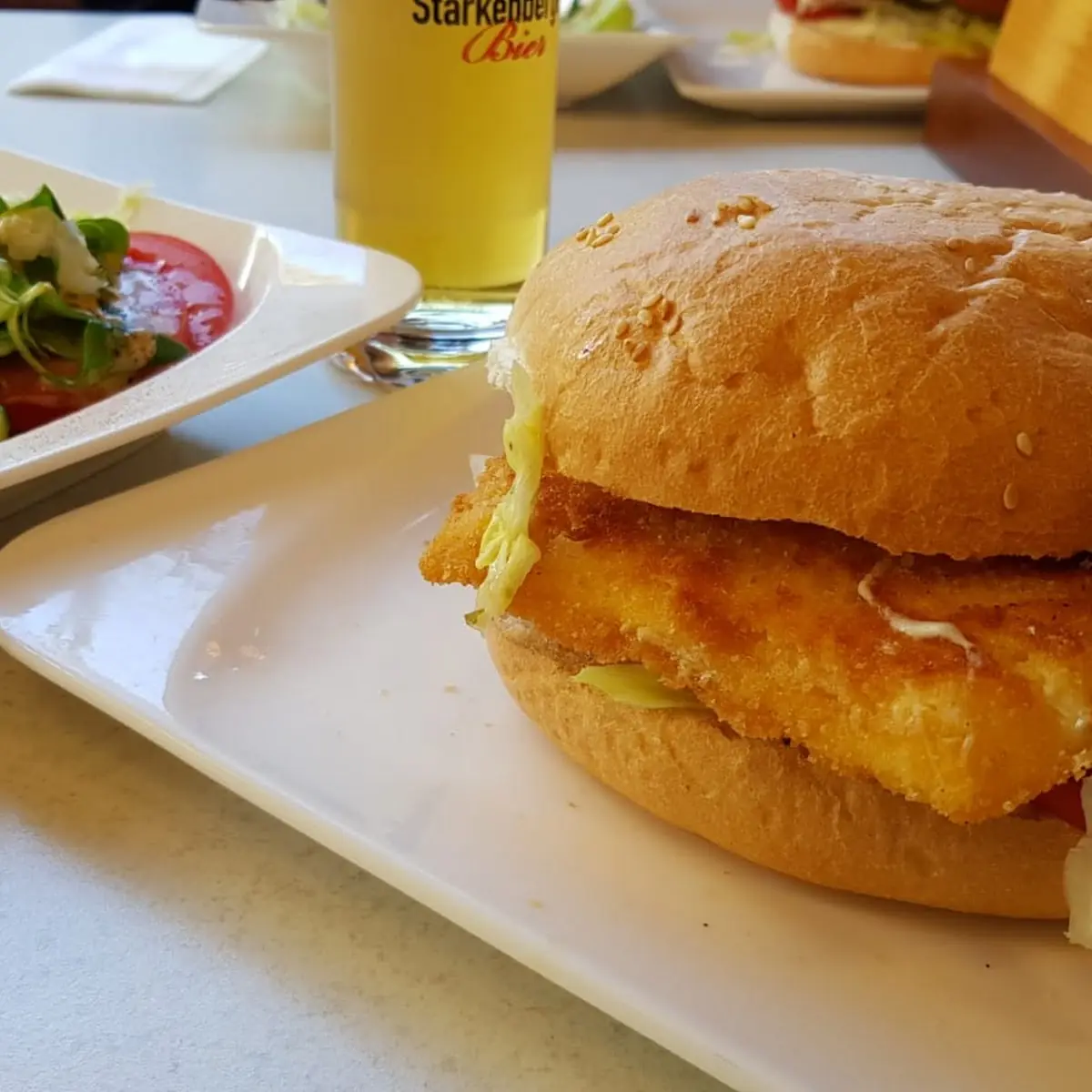 Nikitaburger Mit Gebackem Käse