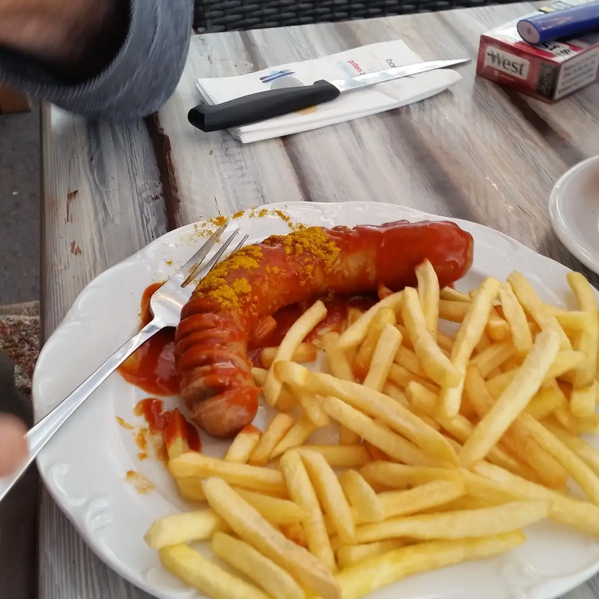 Currywurst Mit Pommes