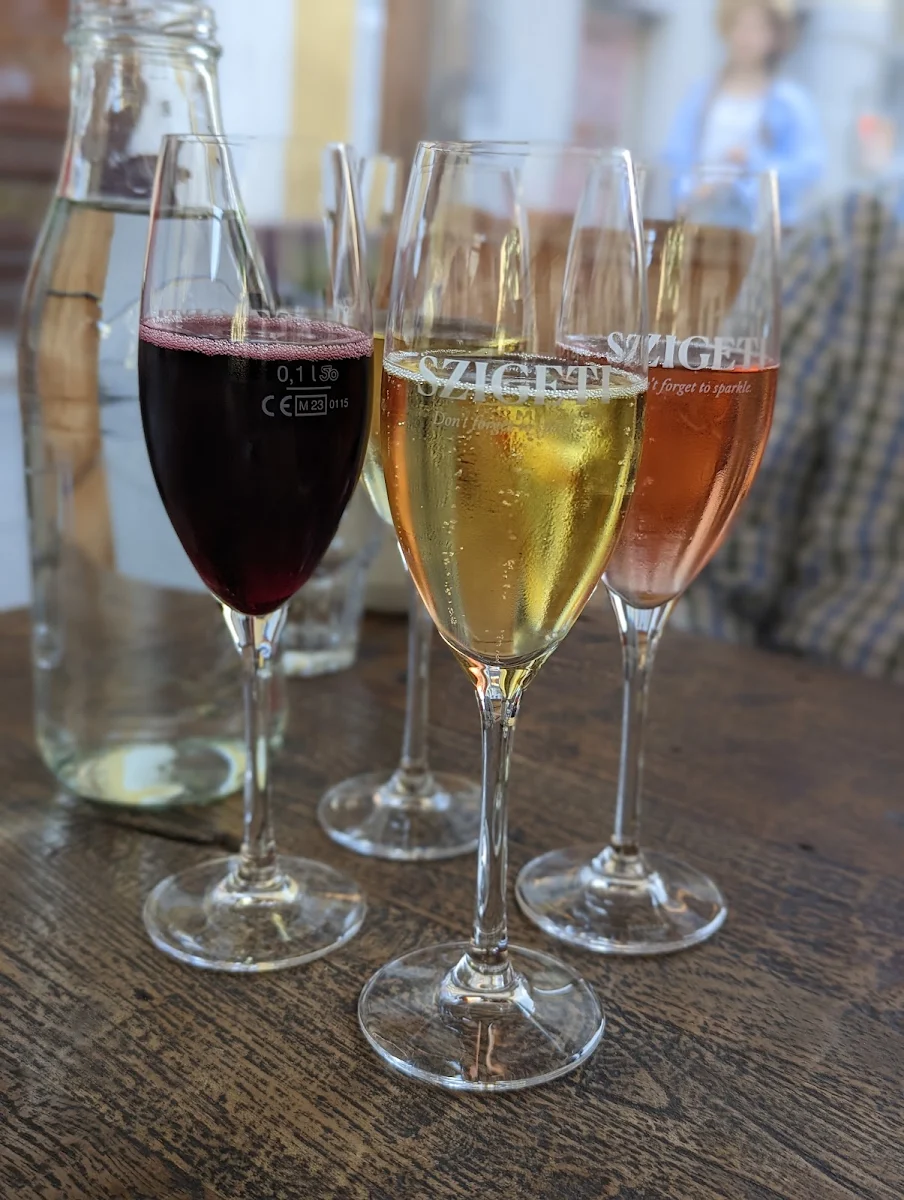 Zweigelt Grüner Und Pinot Rose
