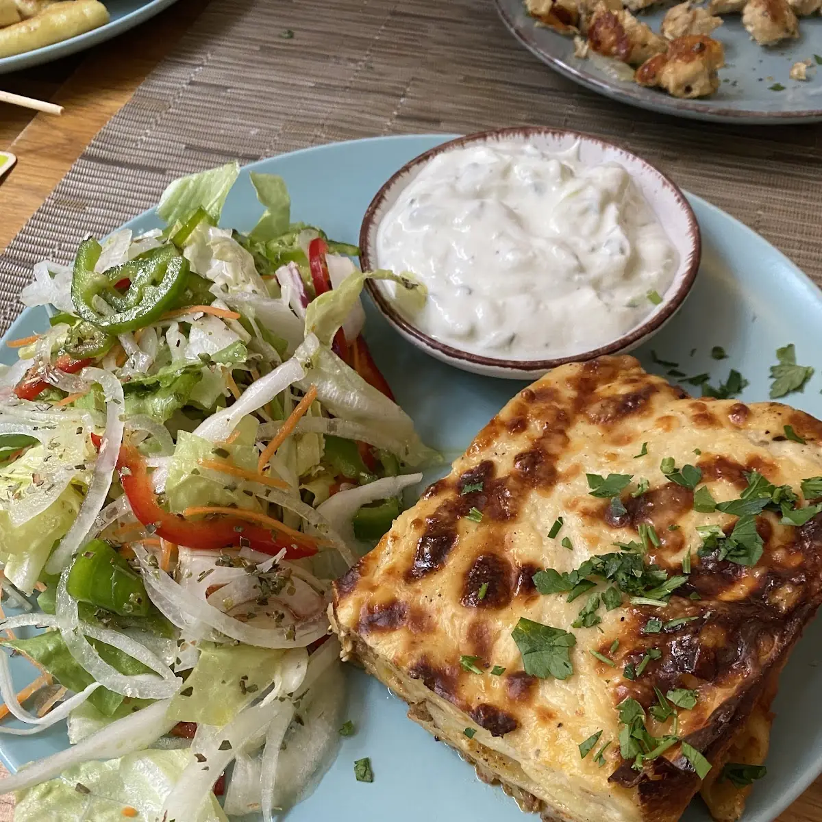 Mousakás Me Tzatziki