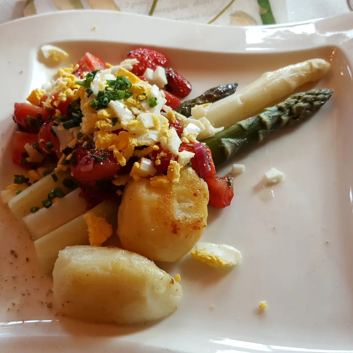 Spargel Mit Erdbeeren