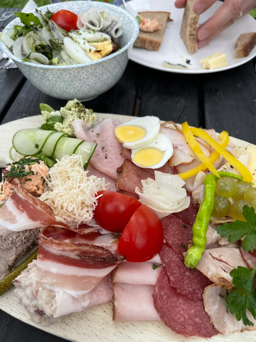 Klassische Brettljause Mit Käferbohnen