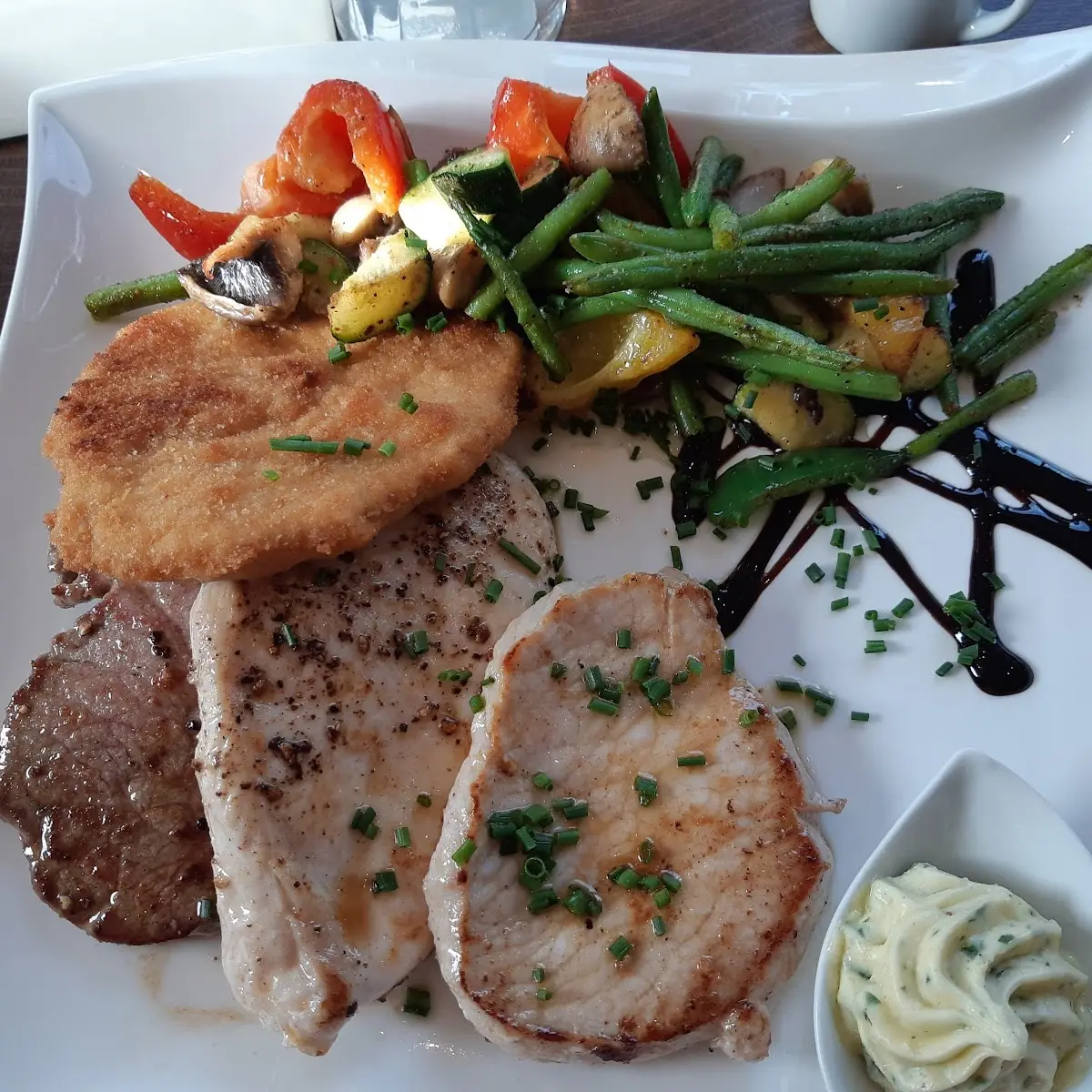 Grillteller Mit Pommes Frites