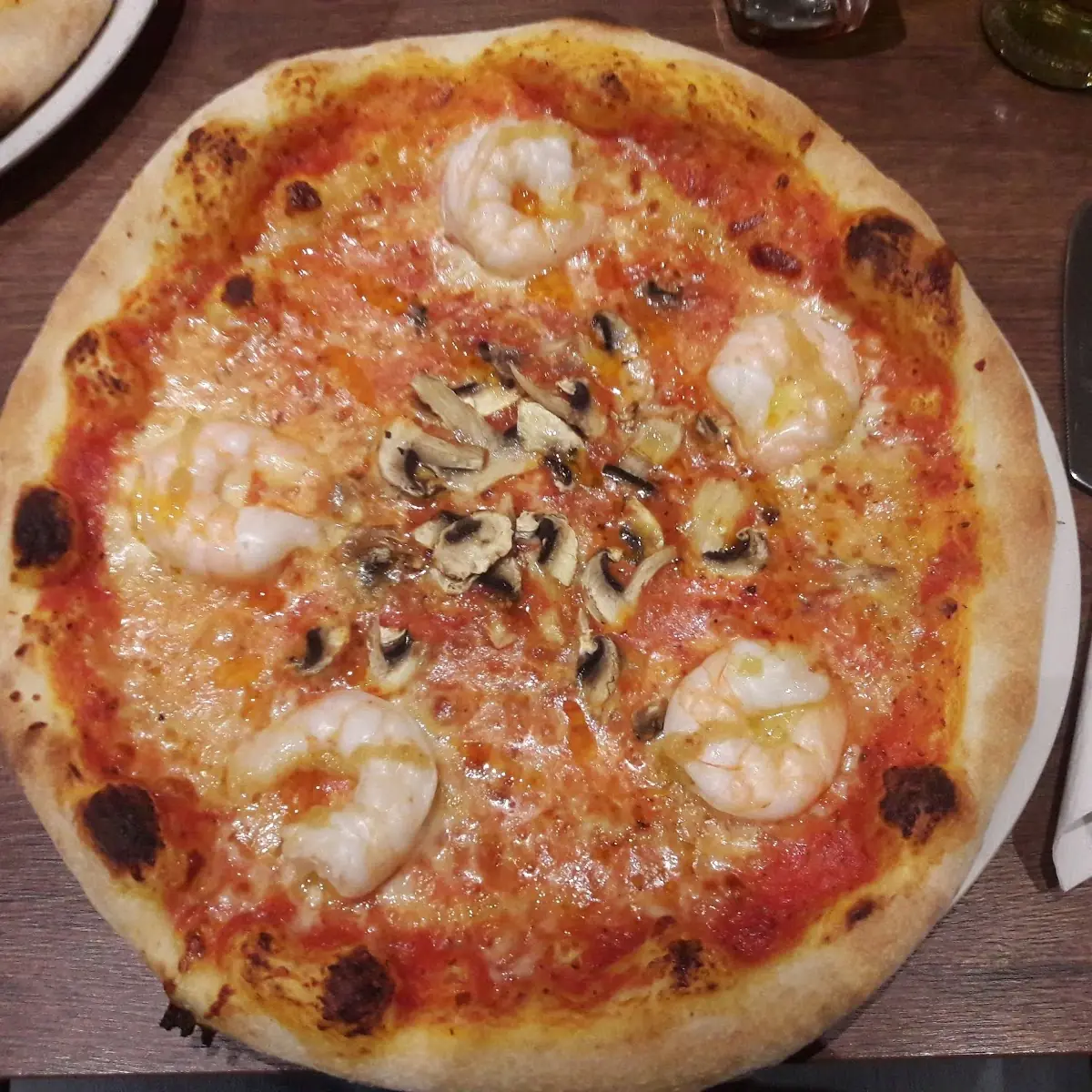 Pizza M Garnelen Und Champignons