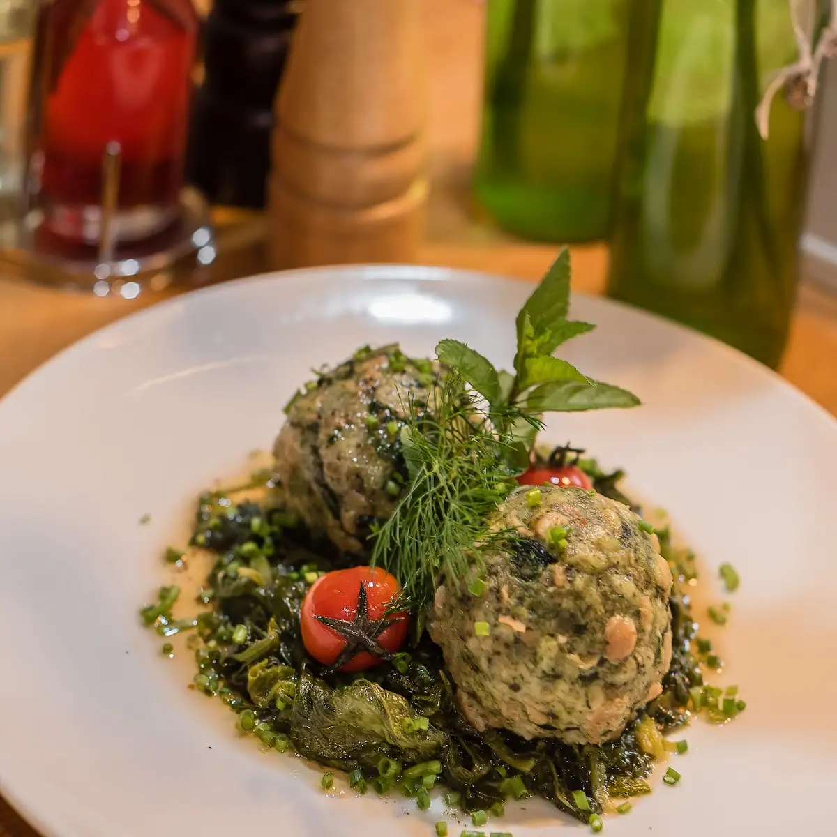 Spinatknödel & Gemischter Salat