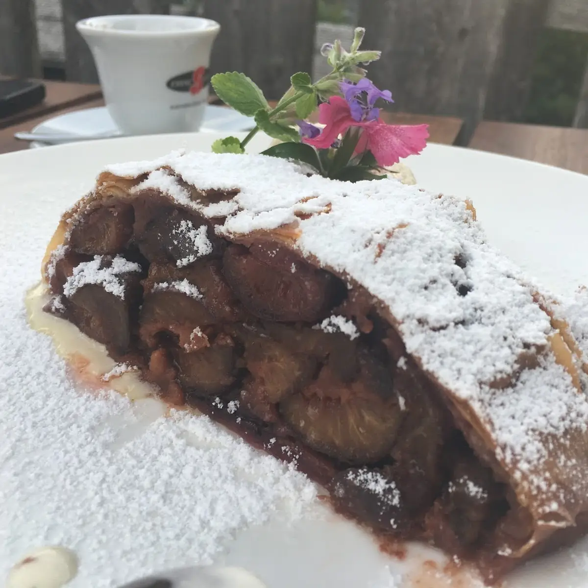 Zwetschgen Strudel