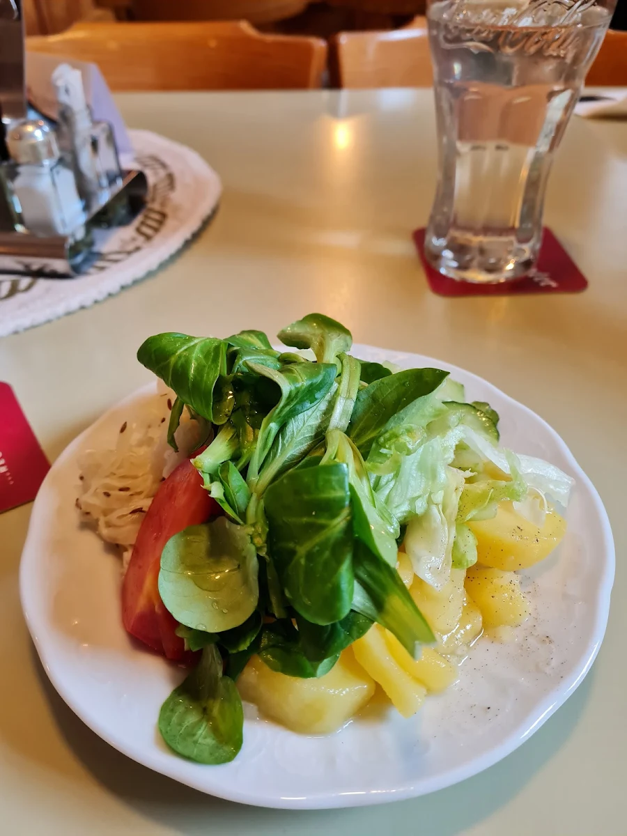 Erdäpfel- Und Vogerlsalat