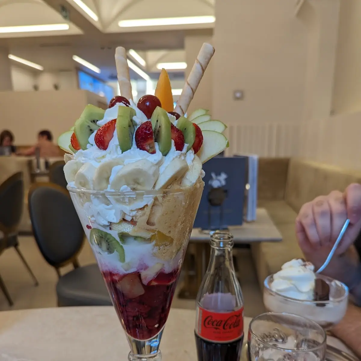 Großer Eisbecher