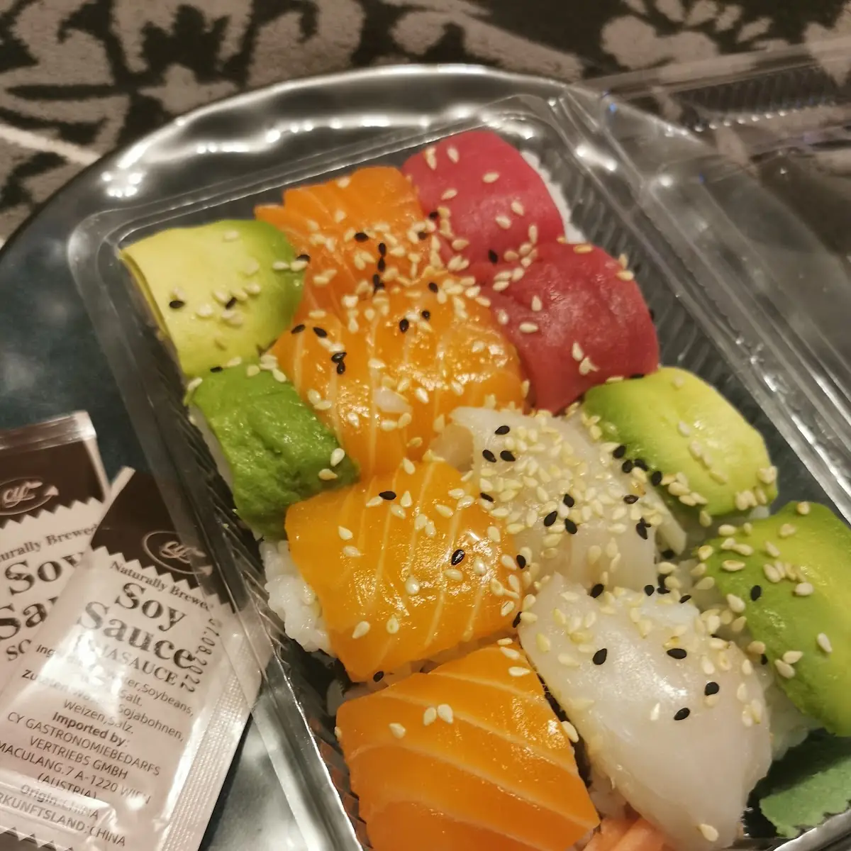 Chicken Sesam Maki (mini, 6 Stück)