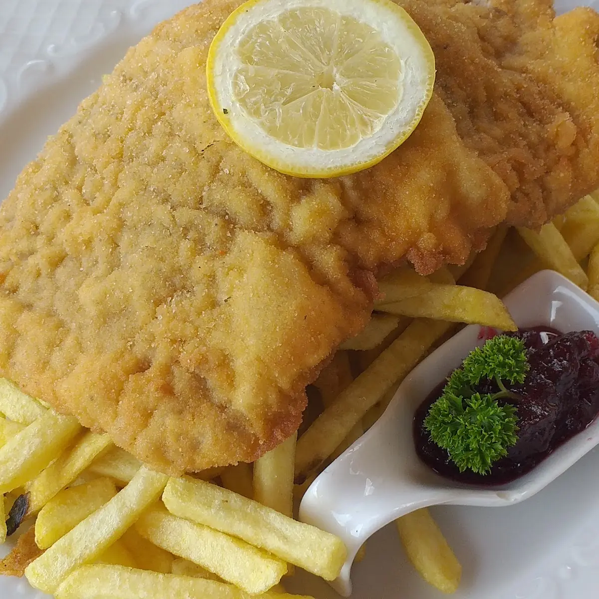 Karlbauer Schnitzel Mit Pommes Frites