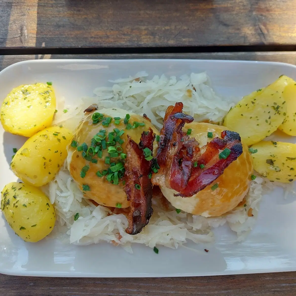 Fleisch Und Grammelknödel